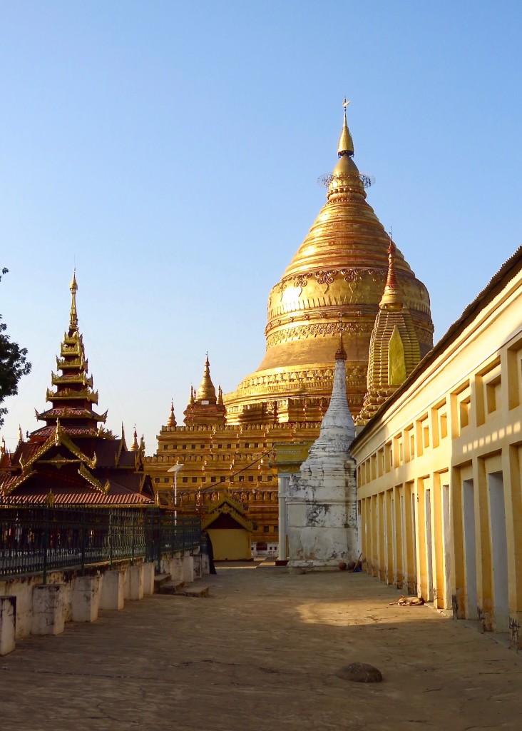 Bagan, Myanmar–Entrance To Shwezigon Pagoda