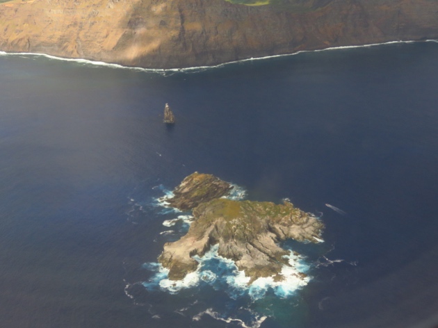 Easter Island-motu off the coast