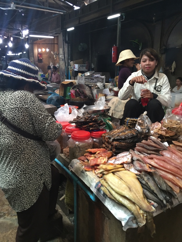 Siem Reap–market, fish vendor
